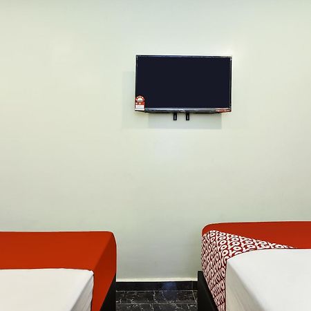 Oyo 90445 Th Hotel Bahau Εξωτερικό φωτογραφία